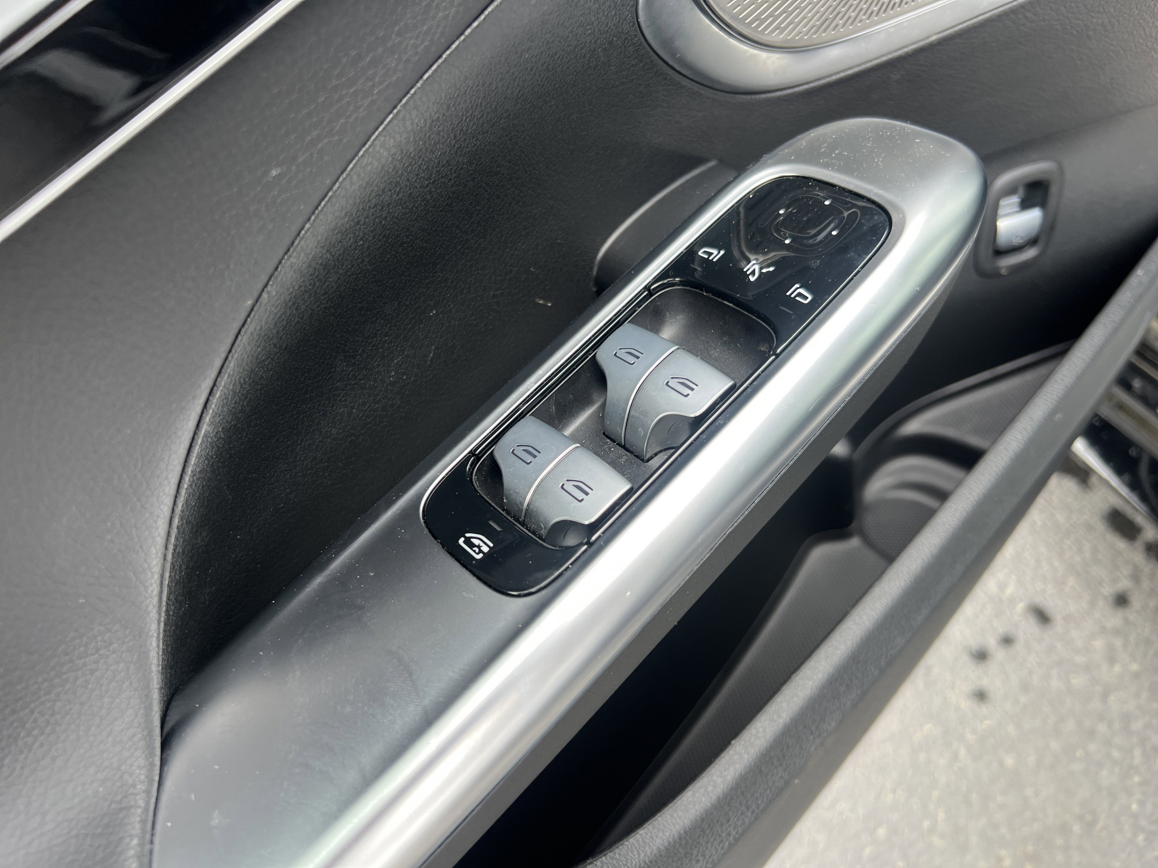 Certified 2024 Mercedes-Benz C 300 4MATIC Sedan image 11