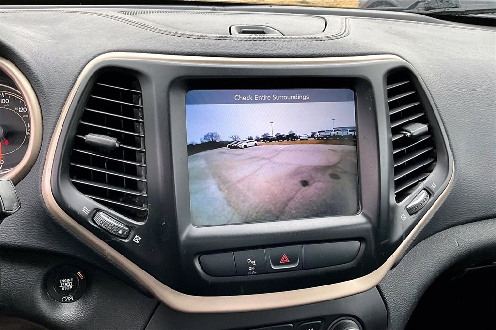 Used 2018 Jeep Cherokee Limited image 21