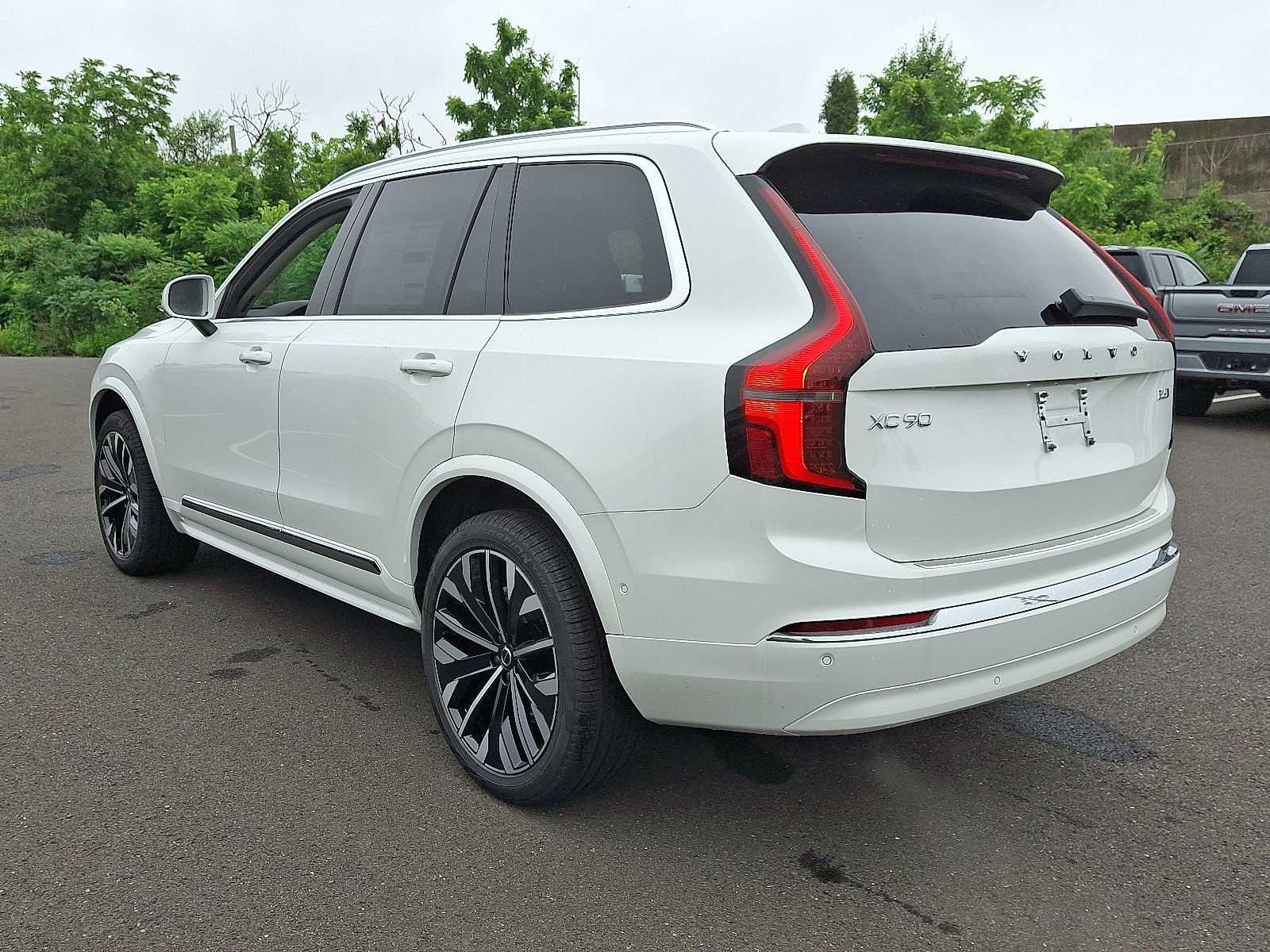 New 2026 Volvo XC90 B6 Plus image 4