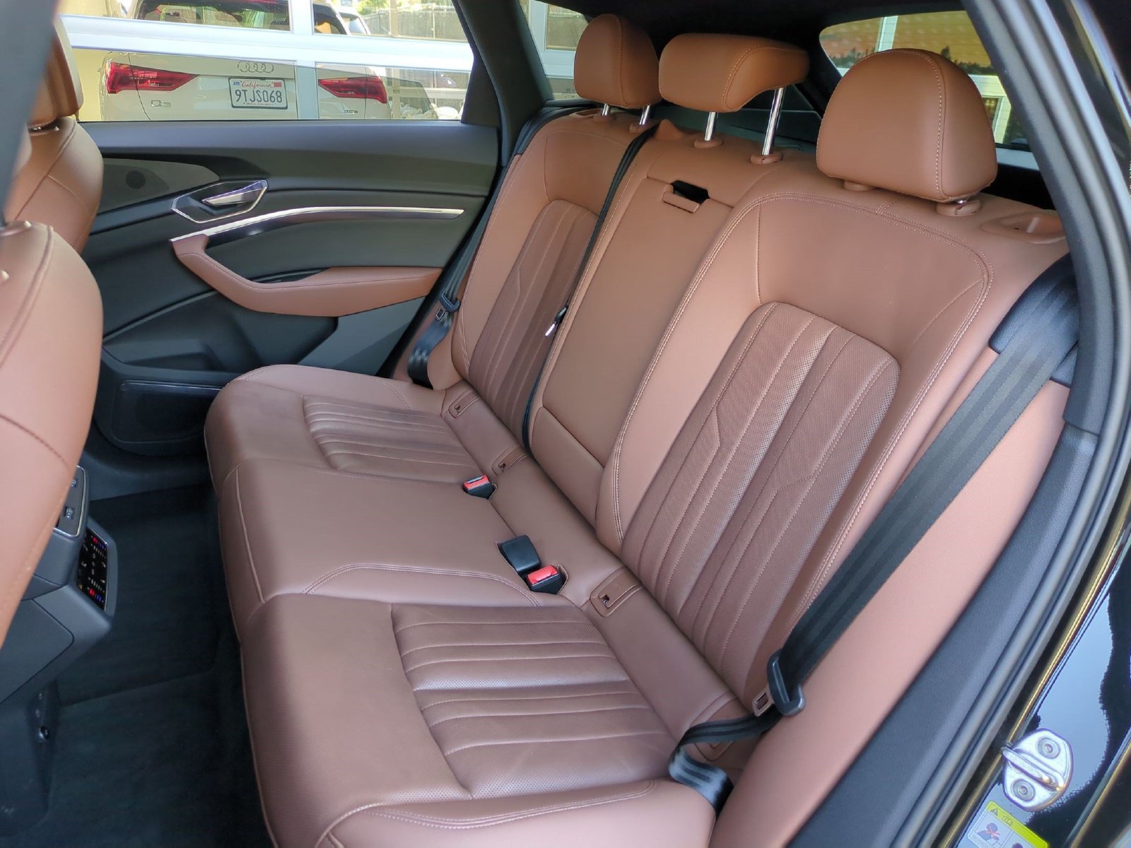 Used 2024 Audi Q8 e-tron Premium Plus w/ Premium Plus Package AWD/4WD image 30