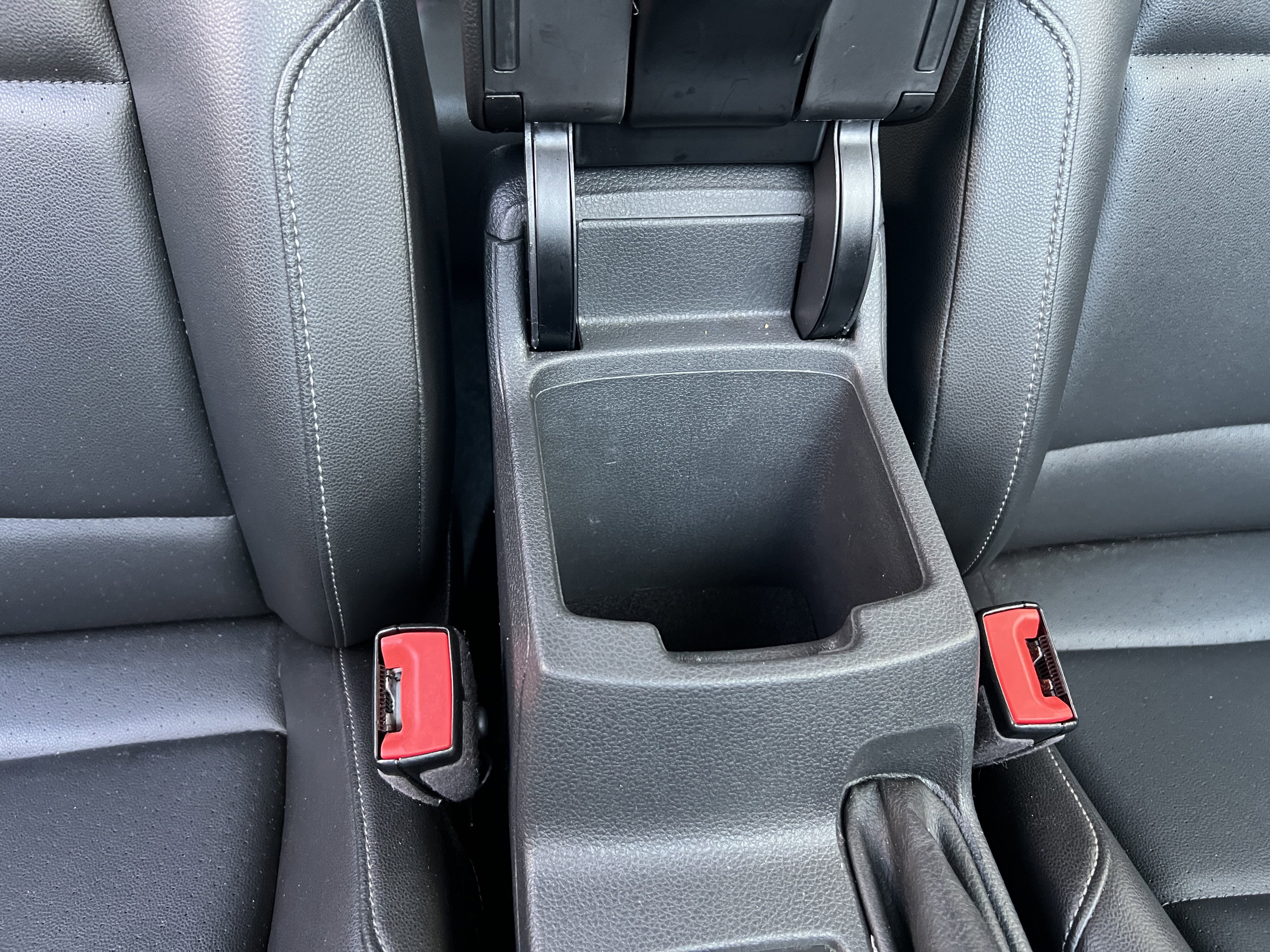 Used 2021 Volkswagen Golf 4-Door image 24