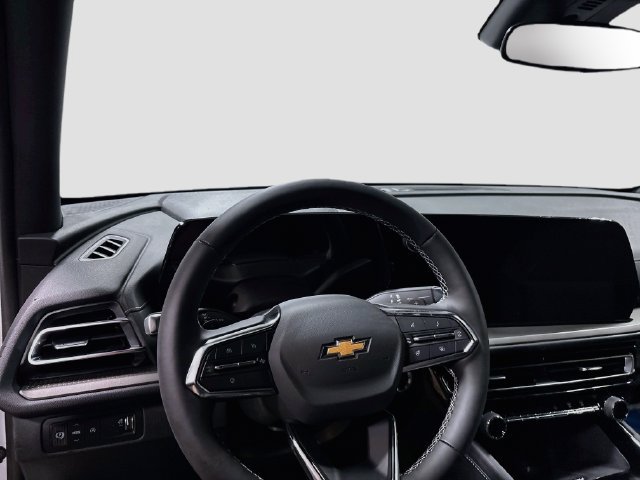 New 2027 Chevrolet Traverse LT w/ LPO, Floor Liner Package FWD image 12