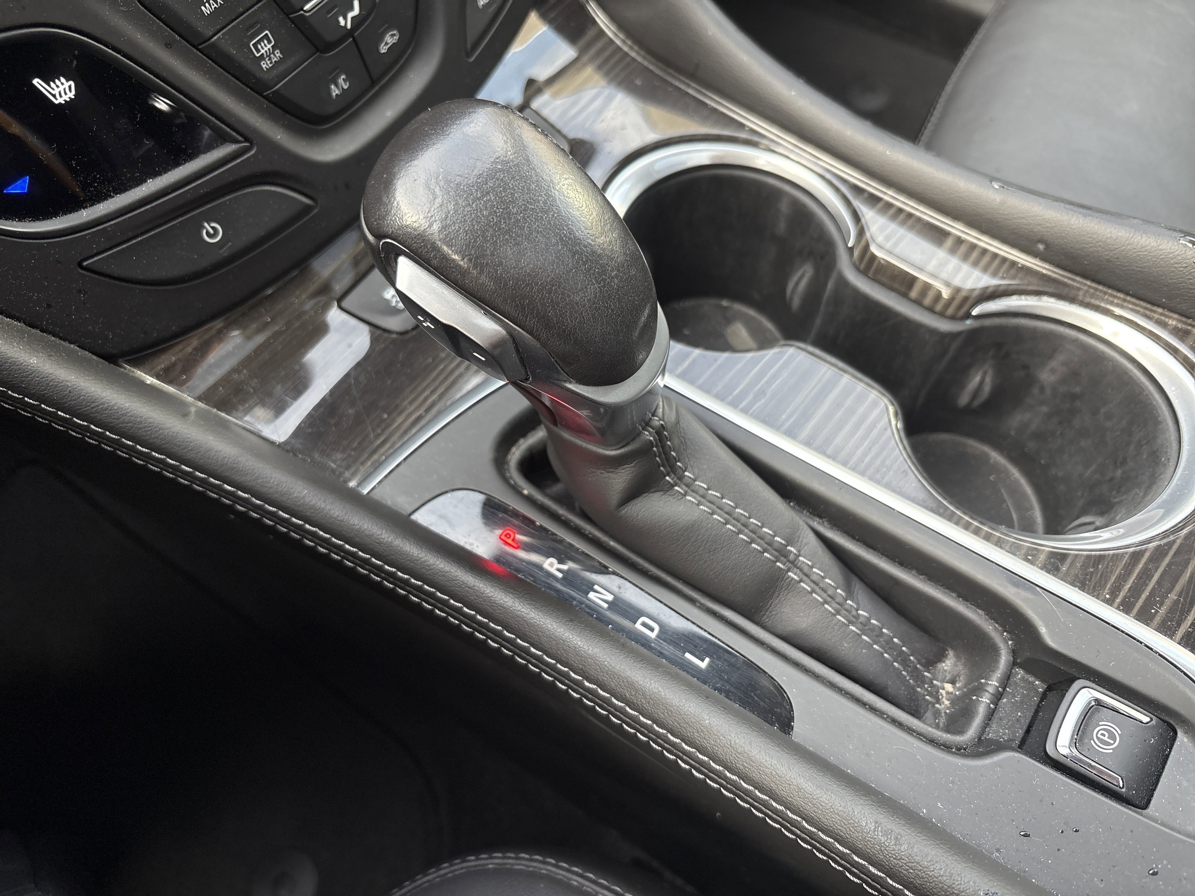 Used 2019 Buick Envision Essence FWD image 26