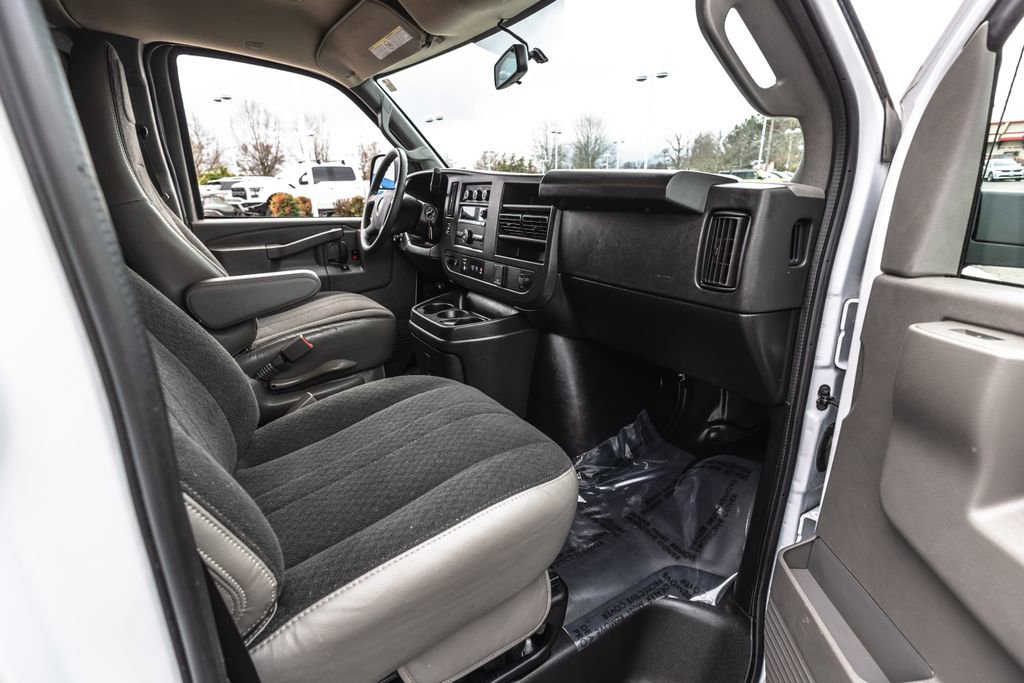 Used 2024 Chevrolet Express 2500 w/ Driver Convenience Package image 21
