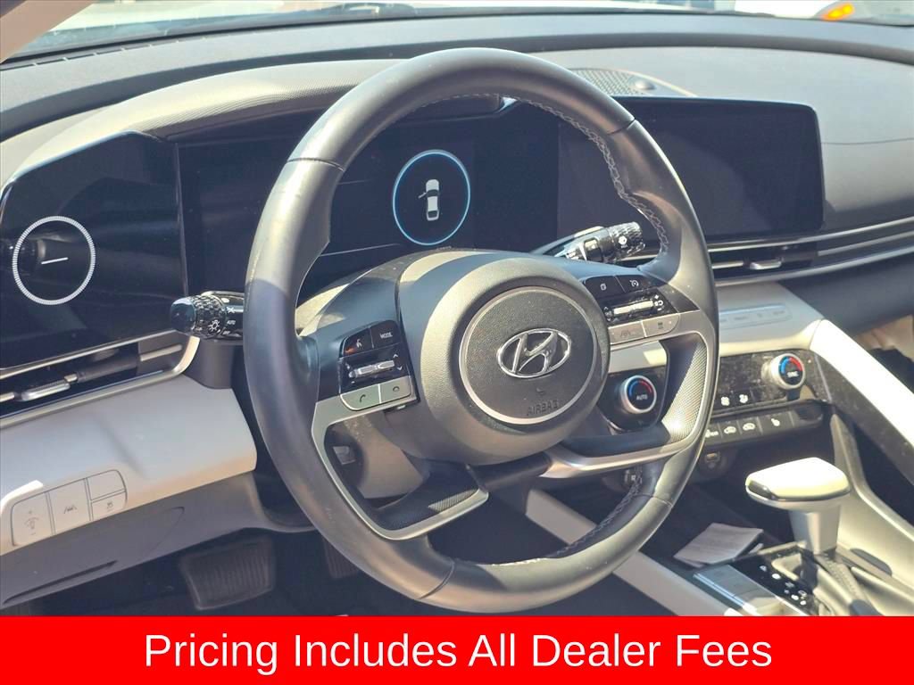 Used 2022 Hyundai Elantra Limited FWD image 5