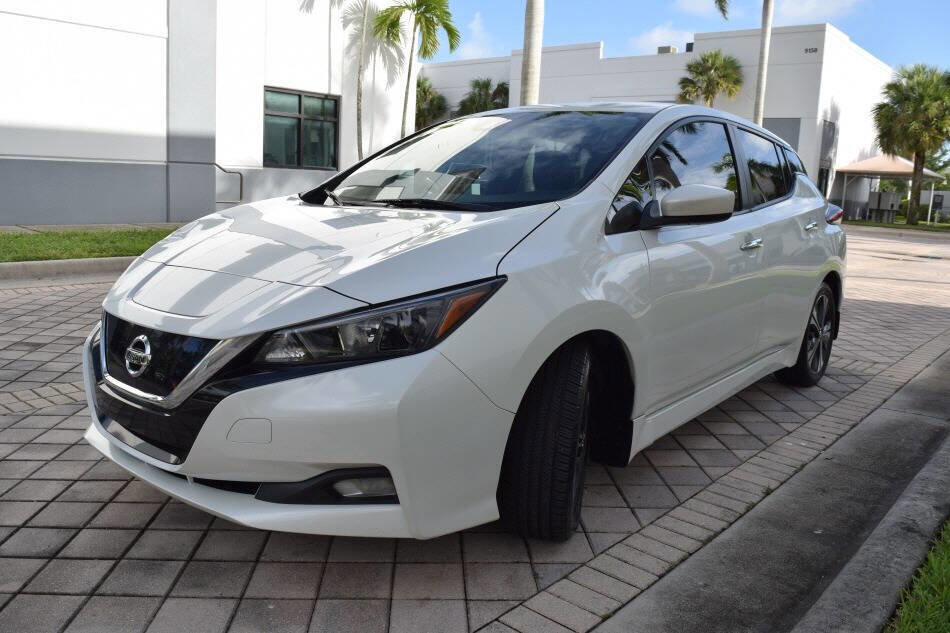 Used 2022 Nissan Leaf SV image 2