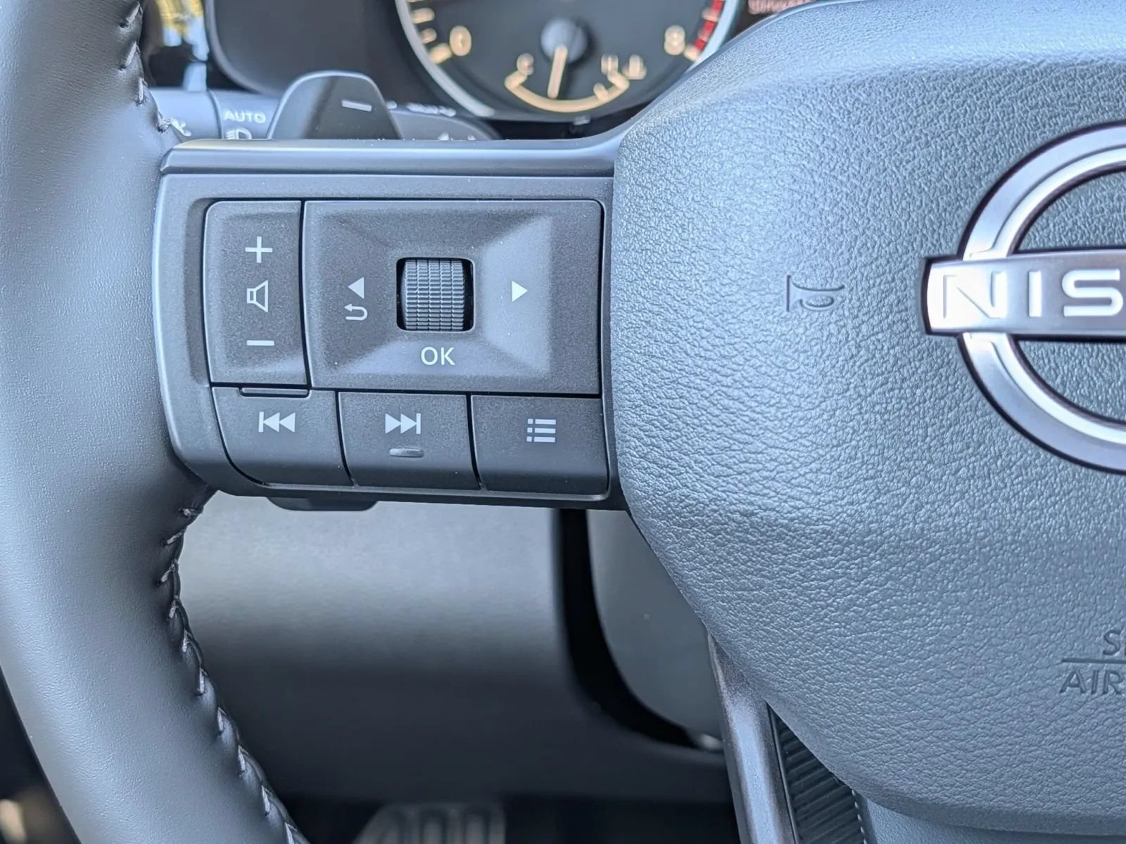 New 2026 Nissan Pathfinder SV FWD image 17