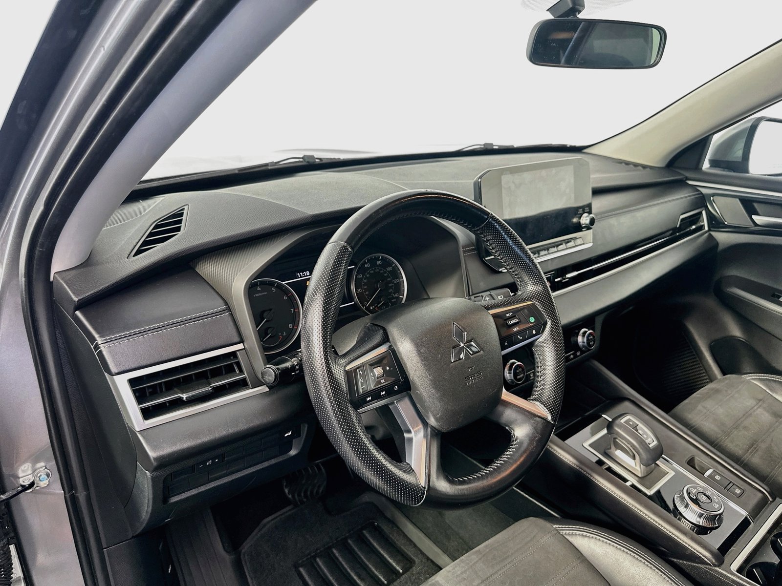 Used 2022 Mitsubishi Outlander SE AWD/4WD image 9