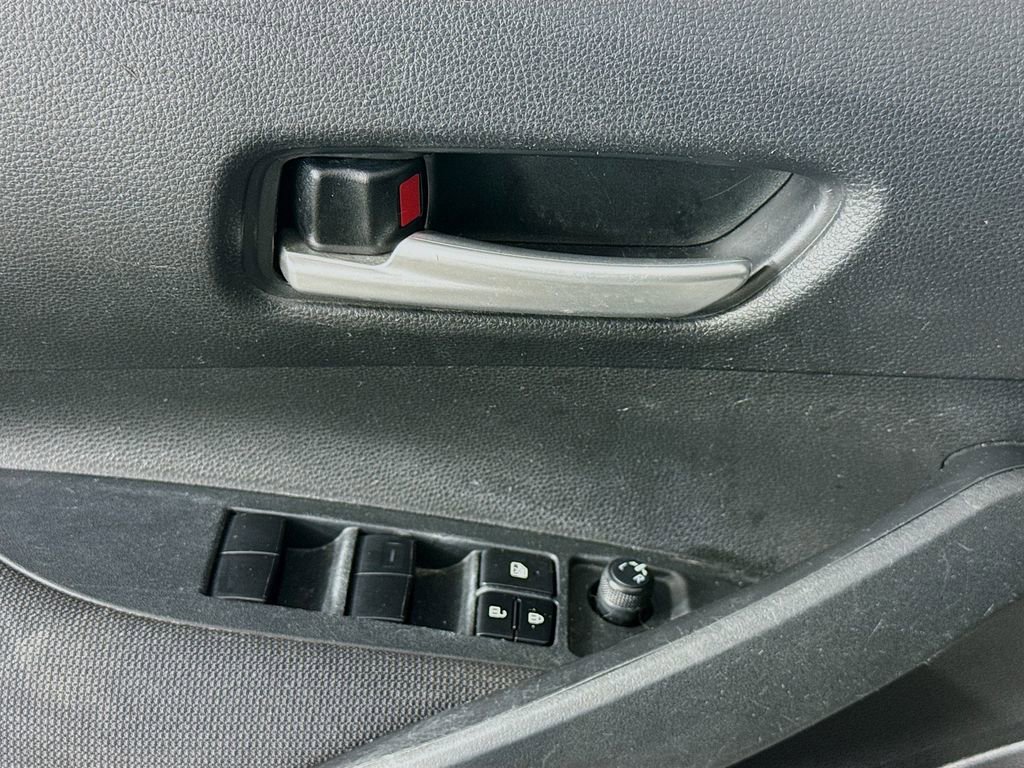 Used 2020 Toyota Corolla LE FWD image 20