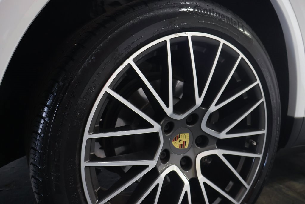 Used 2021 Porsche Cayenne image 31