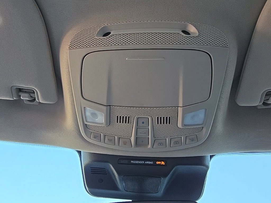 Used 2023 Ford Expedition Limited image 21