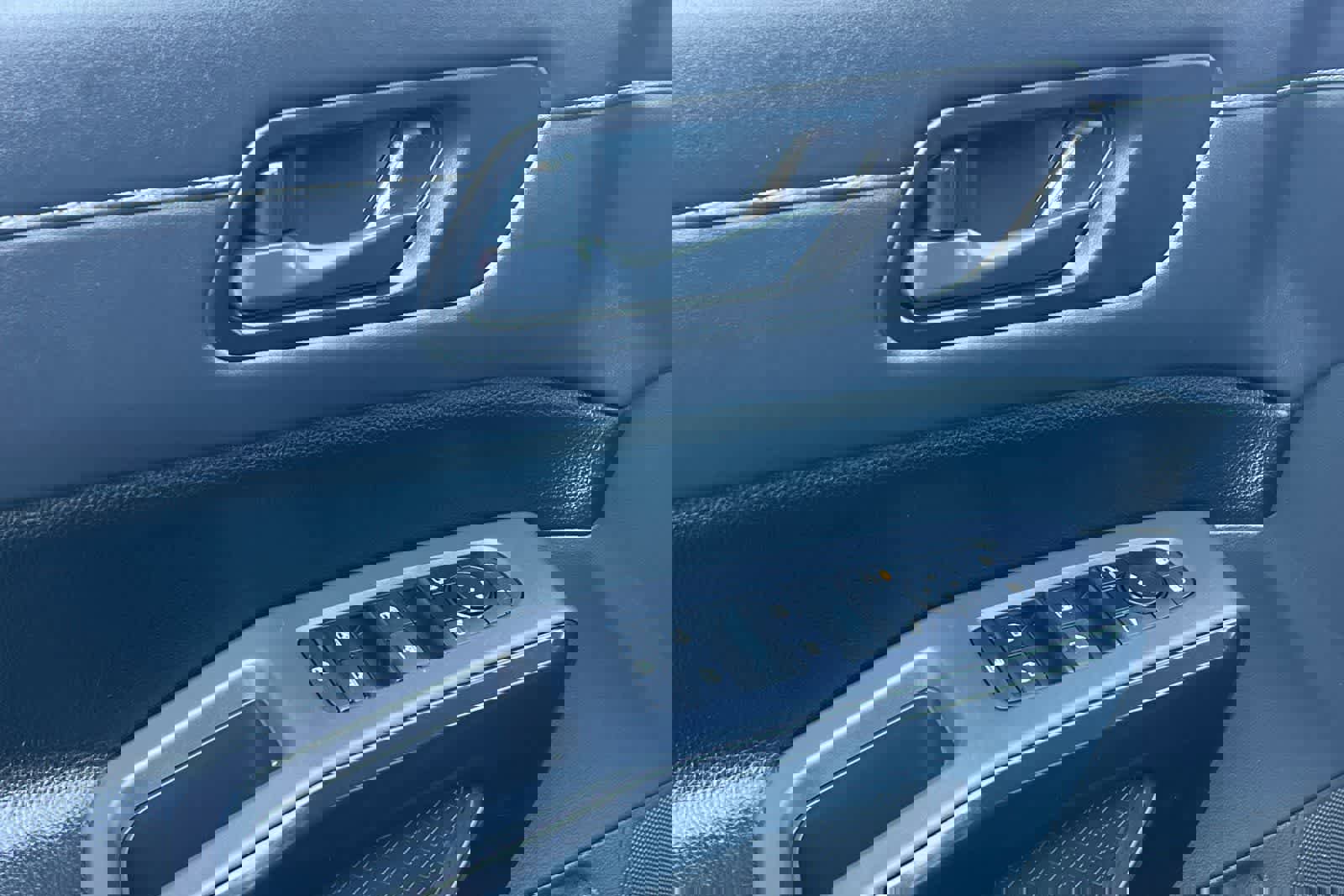 New 2026 Nissan Pathfinder SV image 13