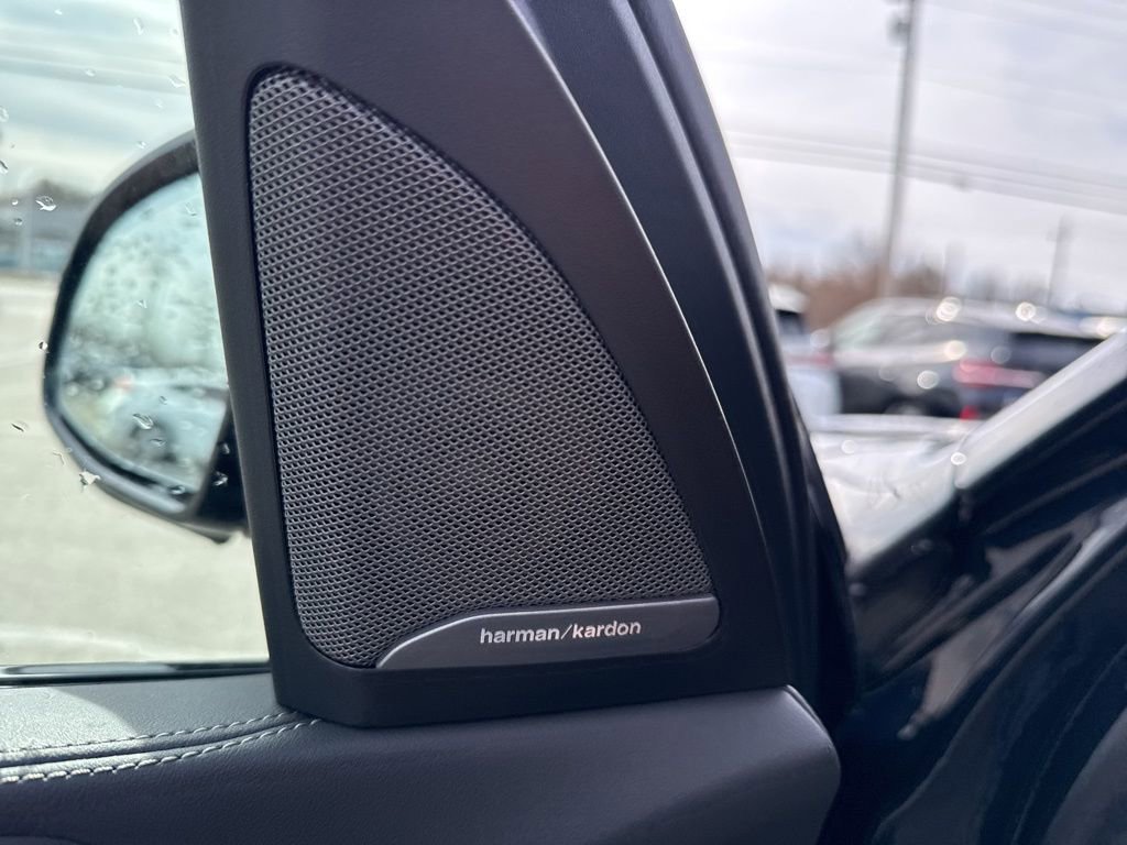 New 2026 BMW X5 xDrive50e image 9