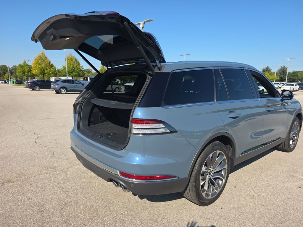 Used 2025 Lincoln Aviator Reserve w/ Illumination Package image 16