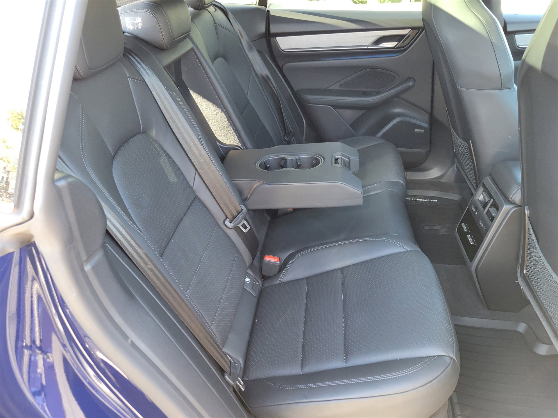 Certified 2024 Porsche Macan 4 Electric image 30