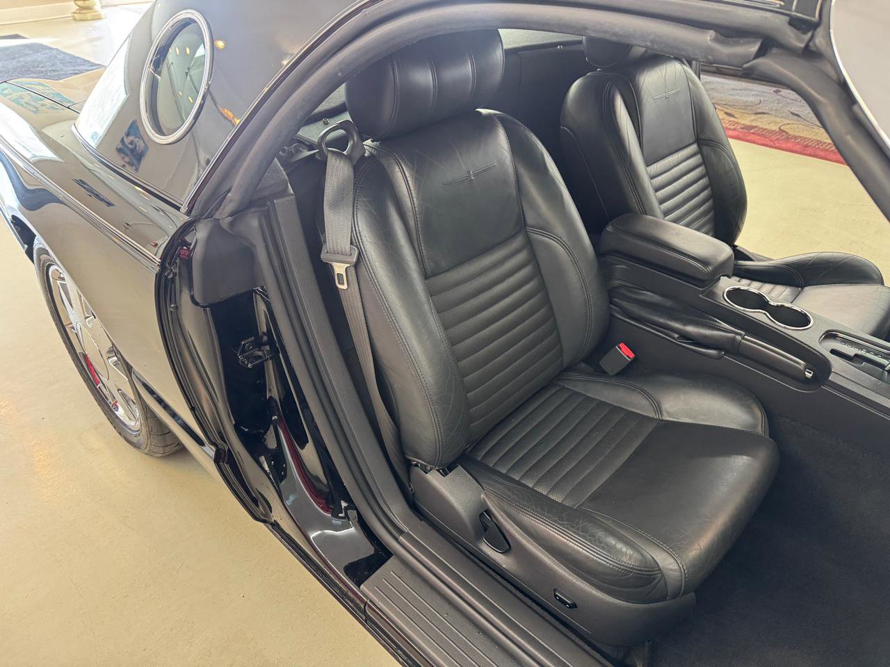 Used 2002 Ford Thunderbird image 8