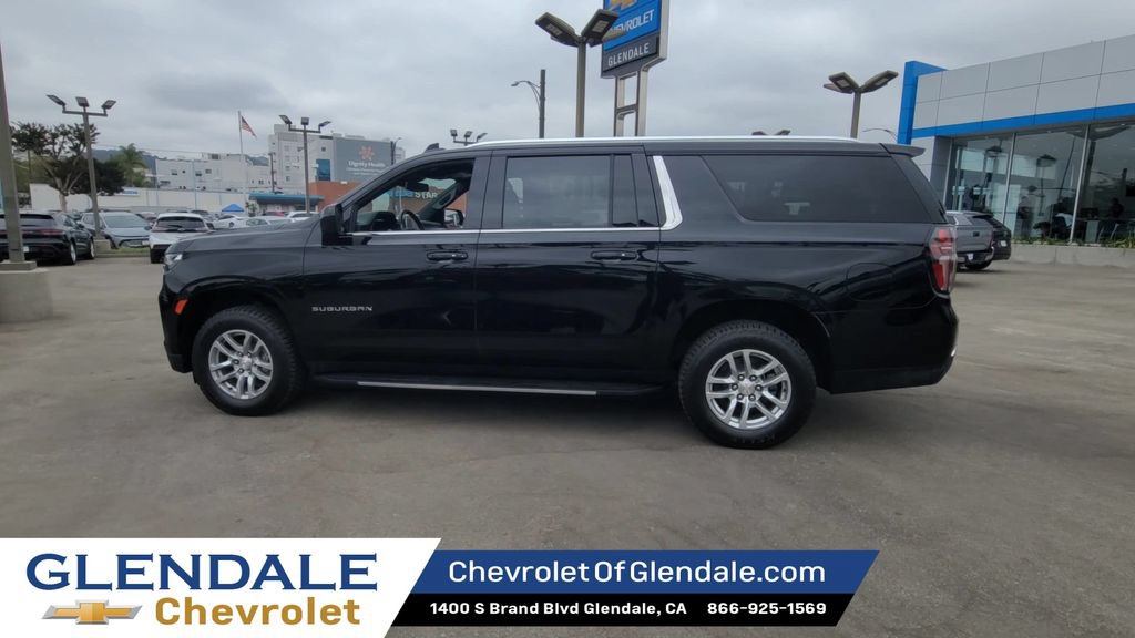 Certified 2024 Chevrolet Suburban LT AWD/4WD image 5