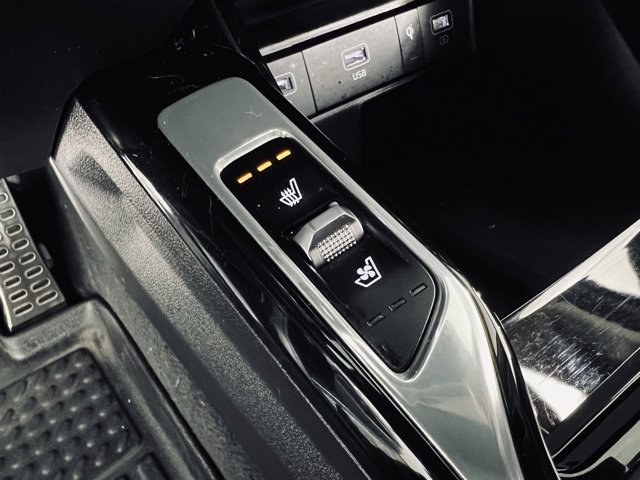 Used 2023 Kia Sorento SX Prestige image 29