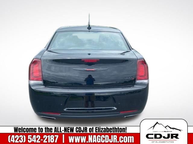 New 2023 Chrysler 300 S w/ Comfort Group image 6