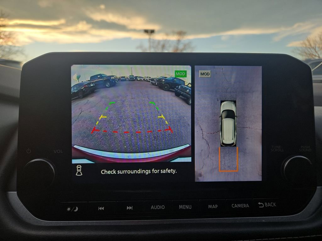 Used 2023 Nissan Rogue SL w/ SL Premium Package image 18