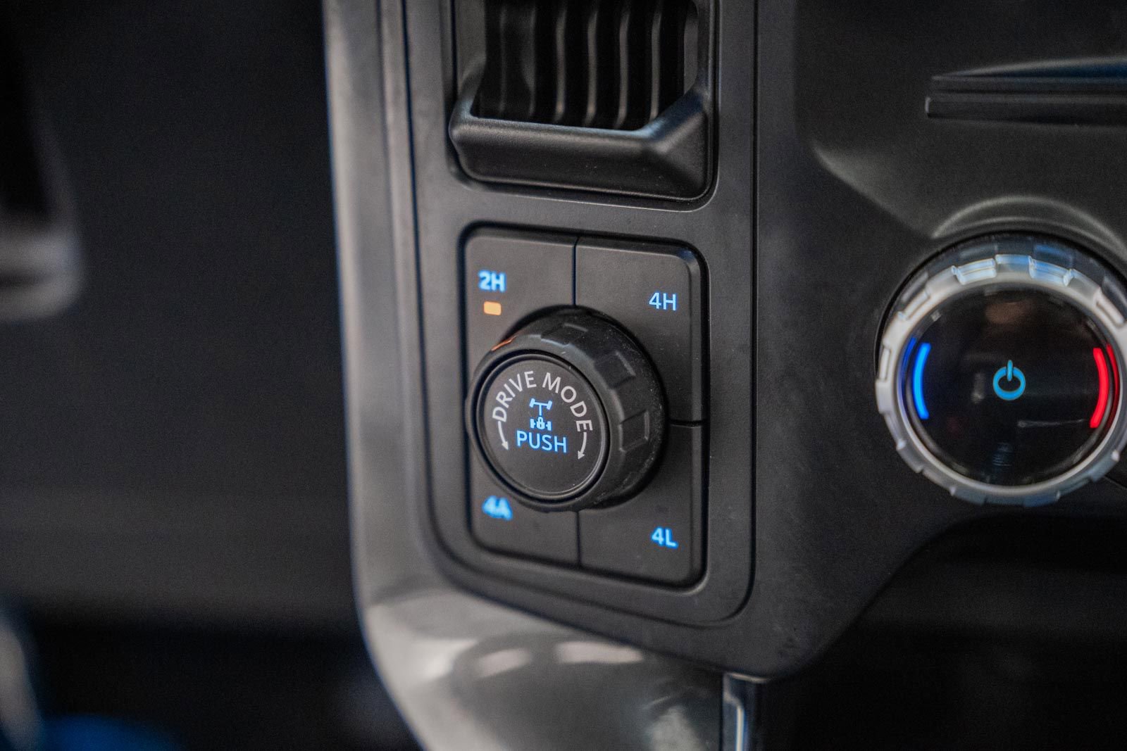 Used 2023 Ford F150 Lariat w/ Equipment Group 502A High image 32