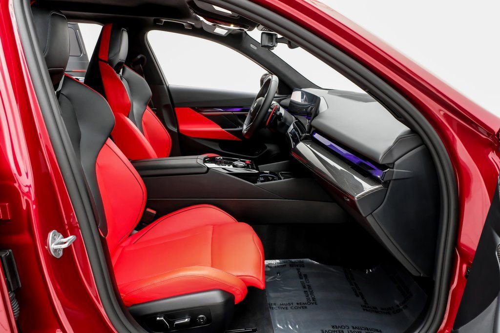 Used 2025 BMW M5 w/ Carbon Package image 27