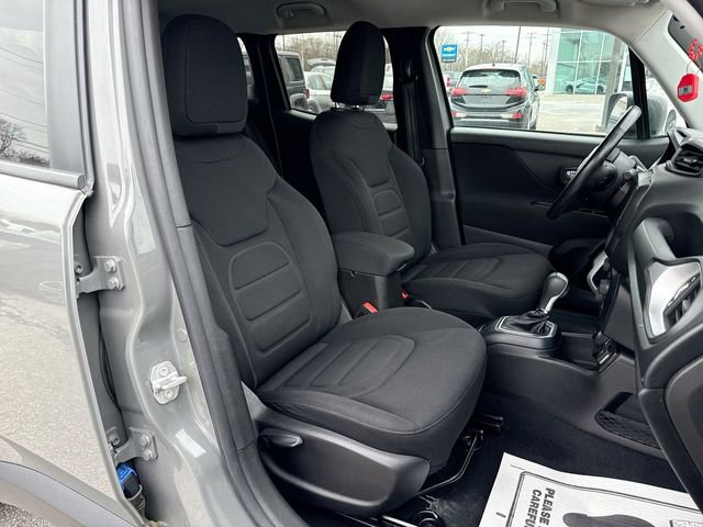 Used 2020 Jeep Renegade Latitude w/ Cold Weather Group AWD/4WD image 23