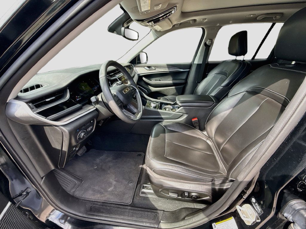 Used 2023 Jeep Grand Cherokee 4WD 4xe image 25