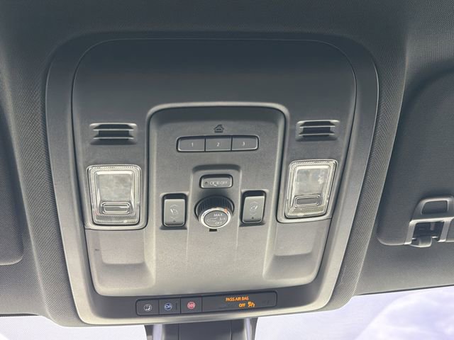 Used 2021 Chevrolet Suburban Premier RWD image 13