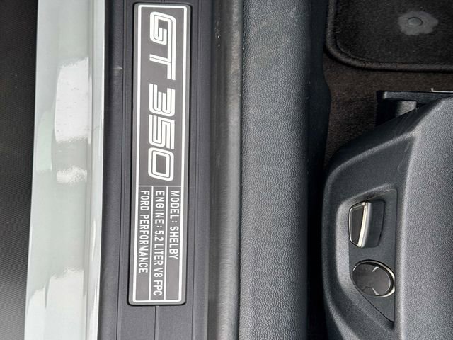 Used 2016 Ford Mustang Shelby GT350 w/ Technology Package image 29