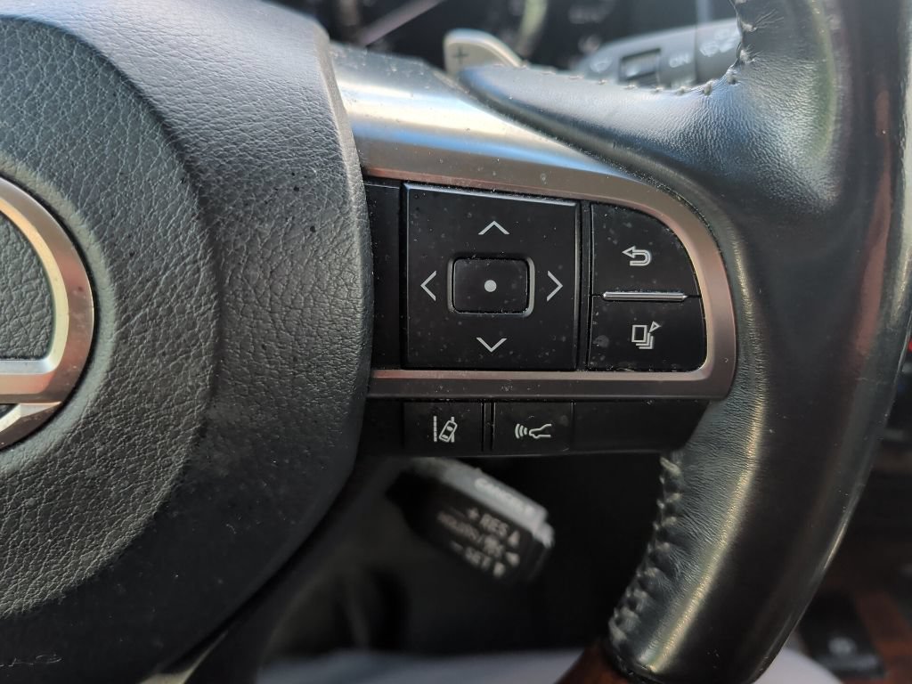 Used 2017 Lexus LX 570 4WD w/ Luxury Package image 16