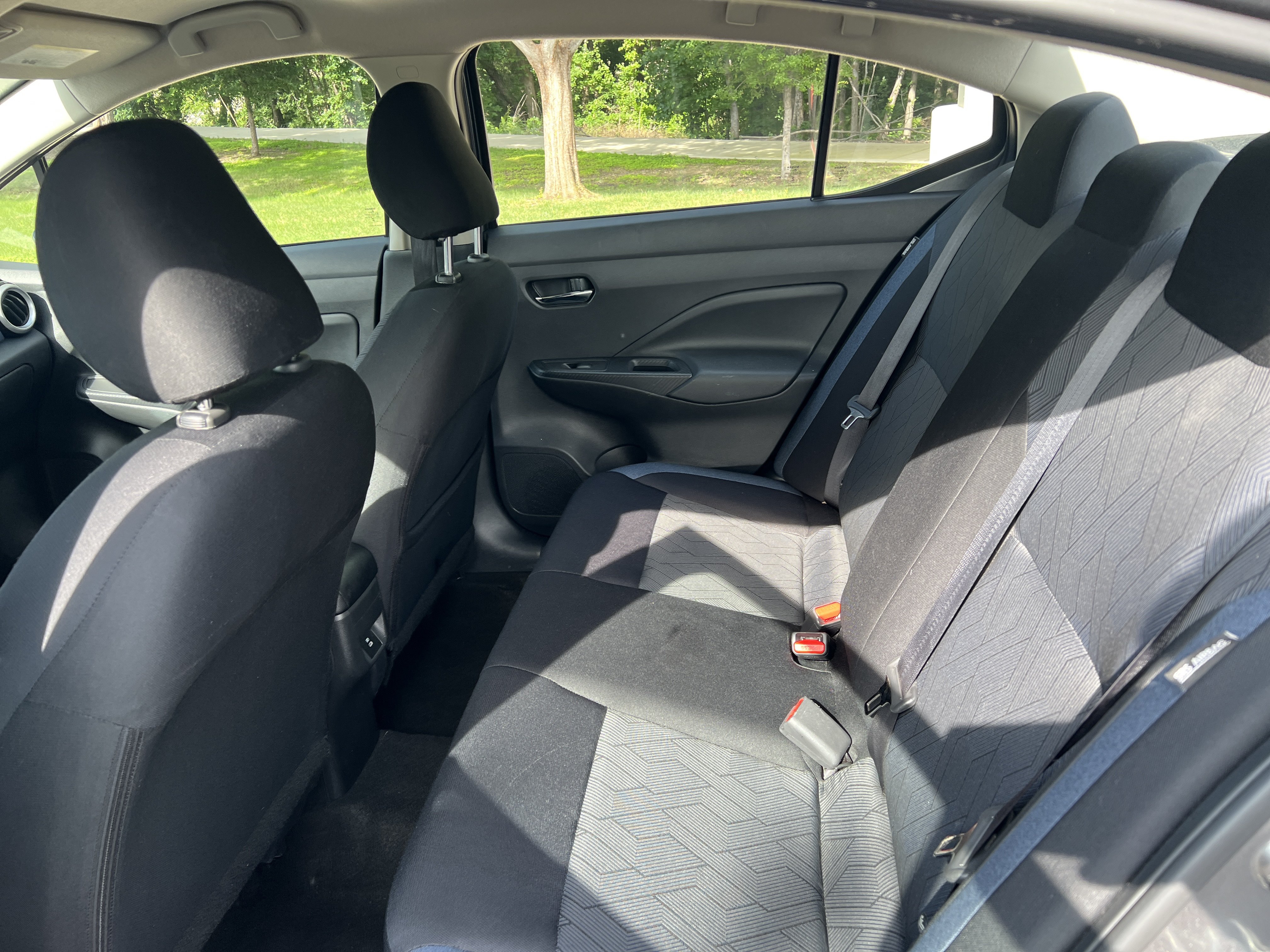 Used 2023 Nissan Versa SV FWD image 28