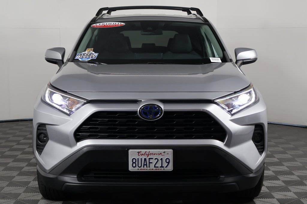 Used 2021 Toyota RAV4 XLE image 2
