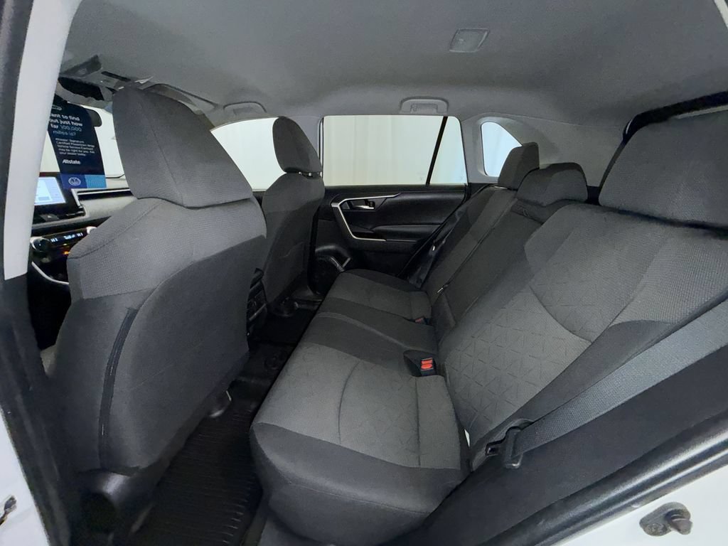 Used 2023 Toyota RAV4 XLE AWD/4WD image 4
