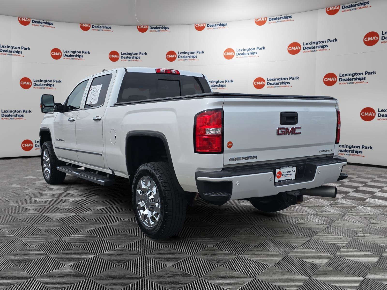 Used 2018 GMC Sierra 2500 Denali w/ Duramax Plus Package image 5