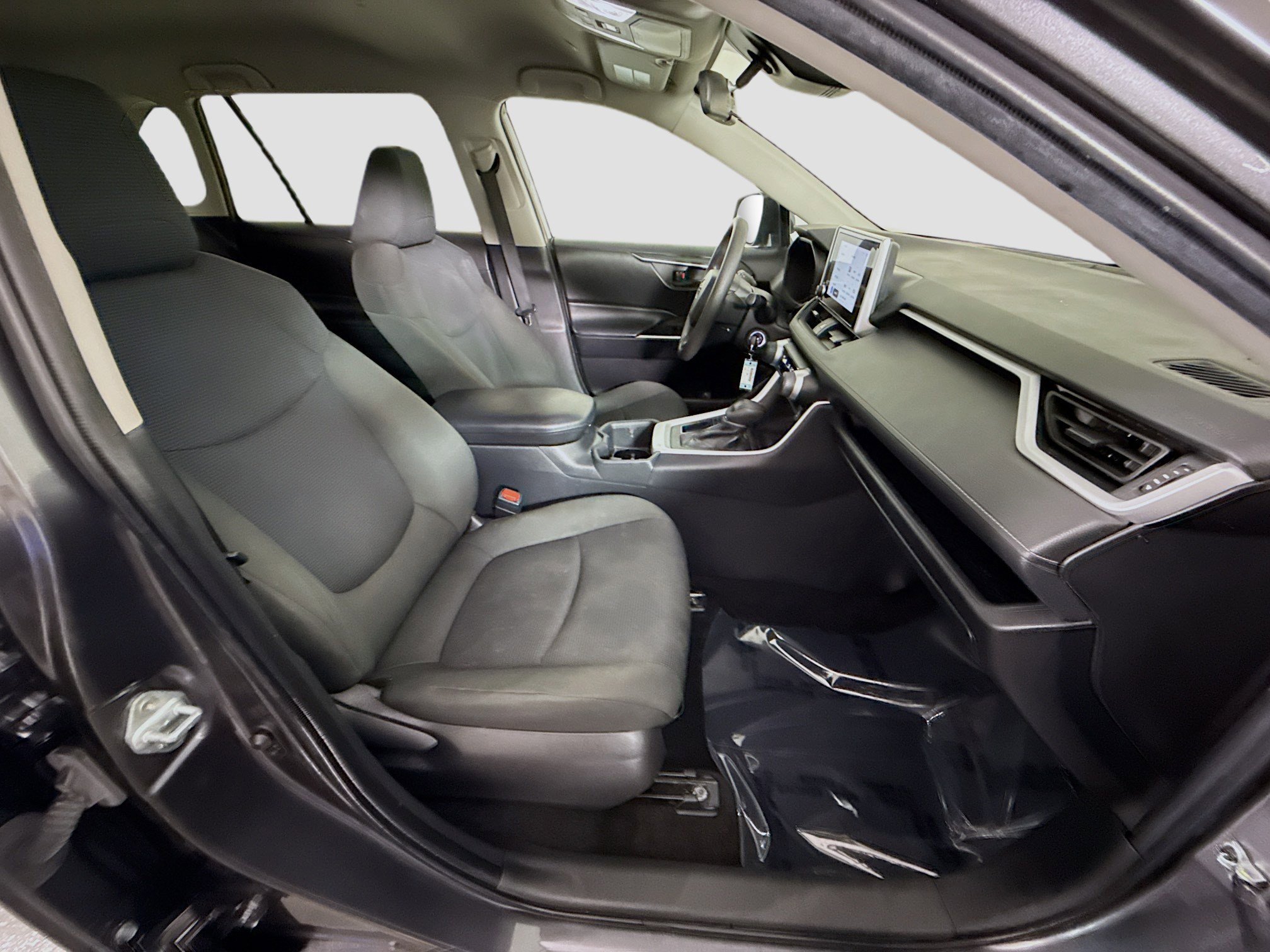 Used 2024 Toyota RAV4 LE image 28