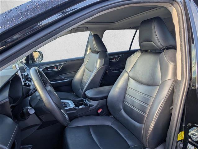 Used 2021 Toyota RAV4 XLE Premium image 13