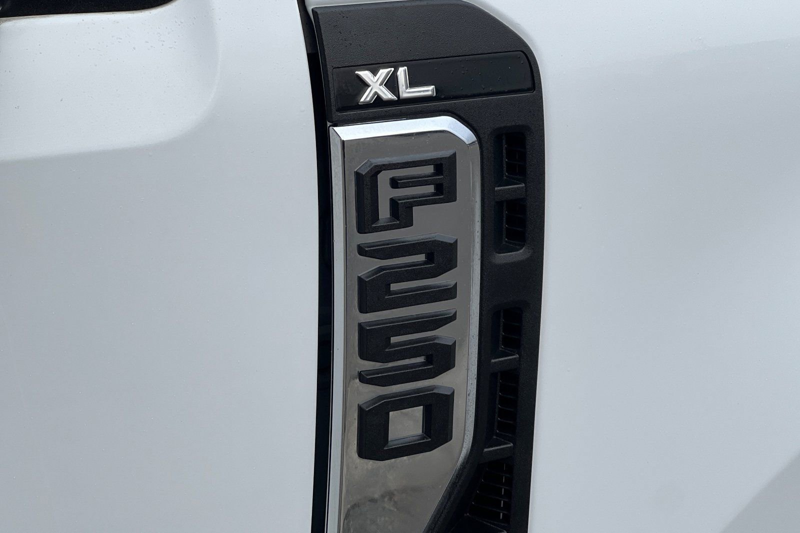 Used 2024 Ford F250 XL w/ XL Chrome Package image 24