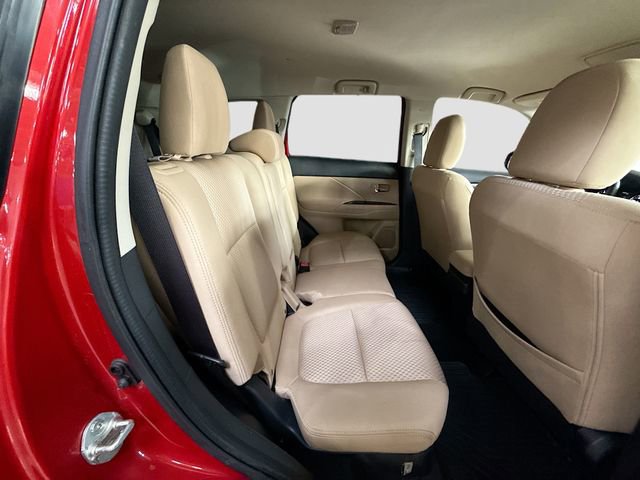 Used 2017 Mitsubishi Outlander SE image 27