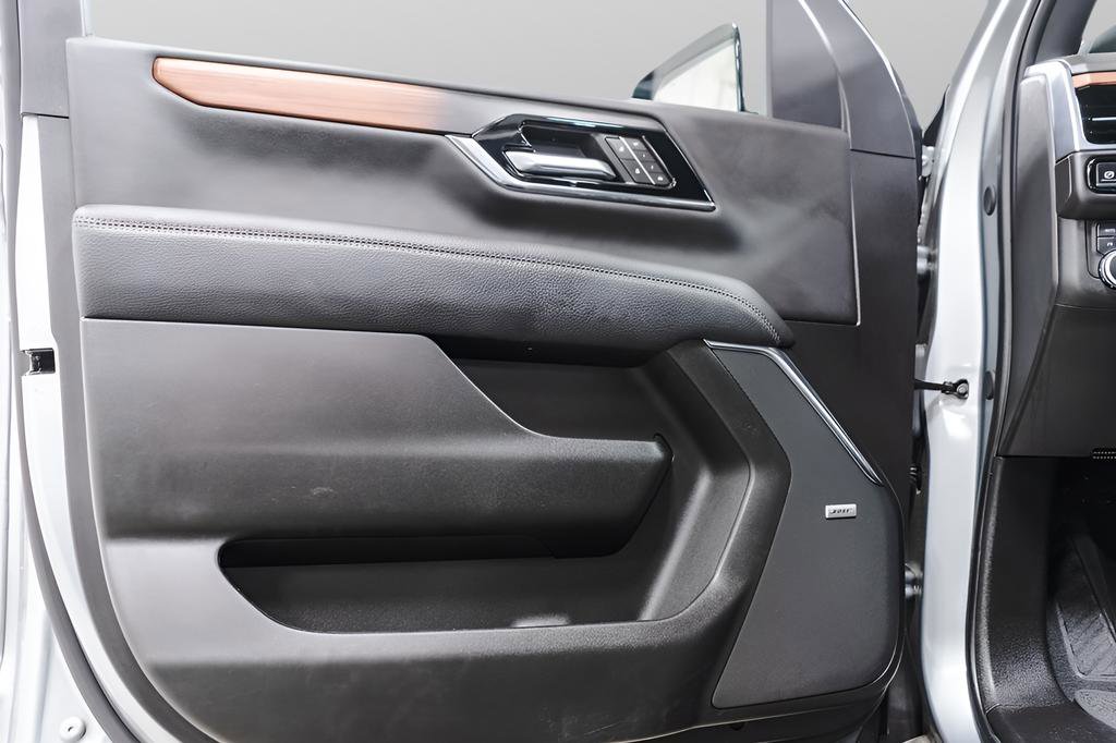 Used 2025 GMC Yukon Denali image 23