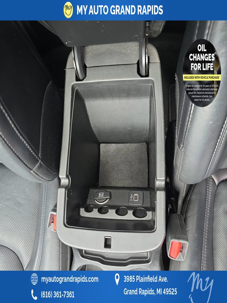 Used 2019 Jeep Cherokee Limited AWD/4WD image 38