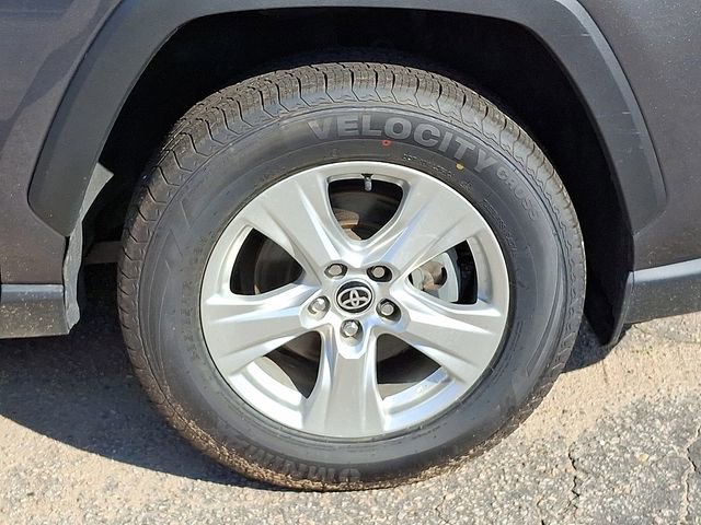 Used 2021 Toyota RAV4 XLE image 8