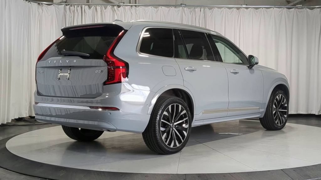 Used 2026 Volvo XC90 B5 Plus w/ Protection Package AWD/4WD image 9