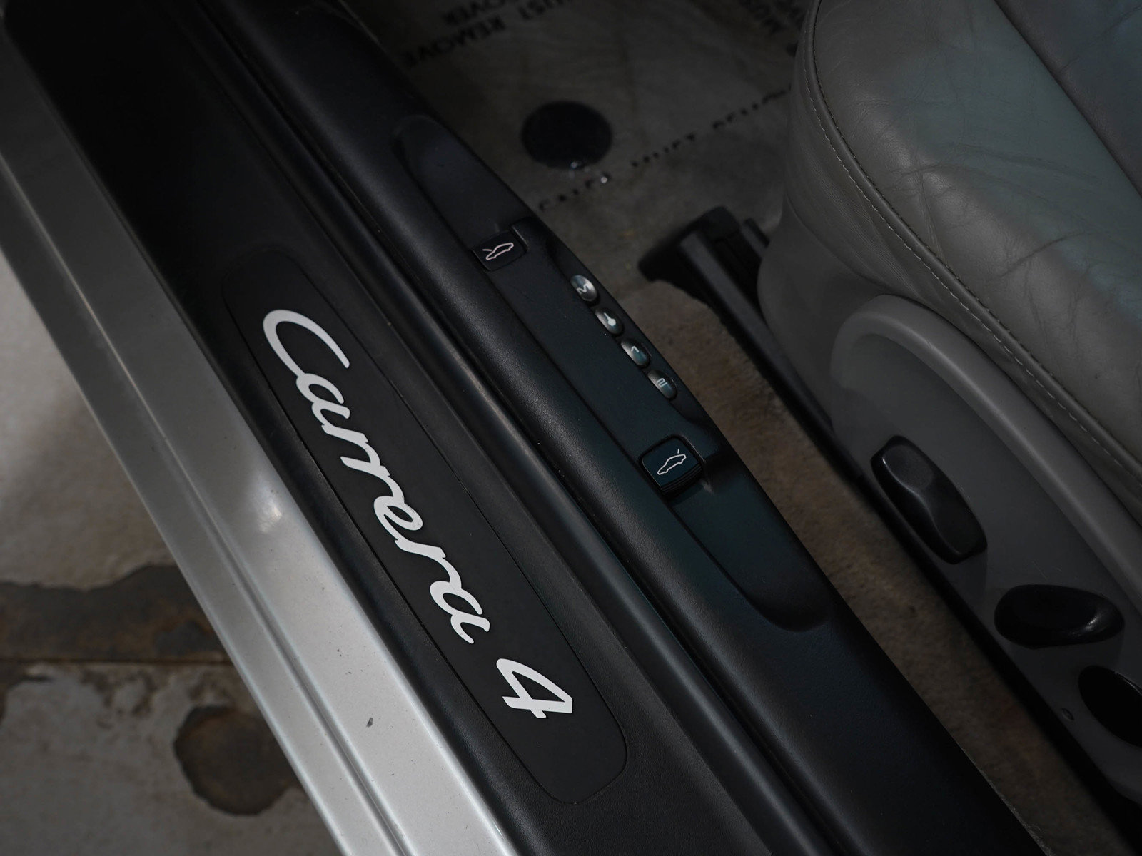 Used 2003 Porsche 911 Carrera image 18