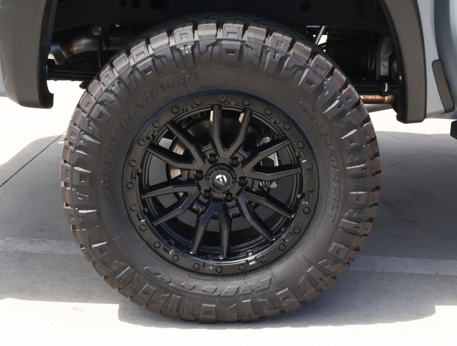 Used 2025 Nissan Frontier PRO-4X w/ Pro Convenience Package image 8