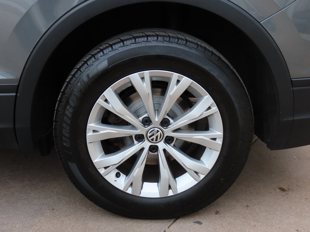 Used 2018 Volkswagen Tiguan S image 41