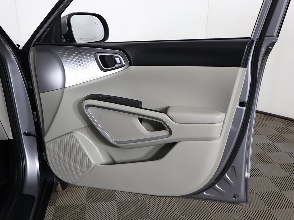 Used 2023 Kia Soul LX w/ LX Technology Package image 22