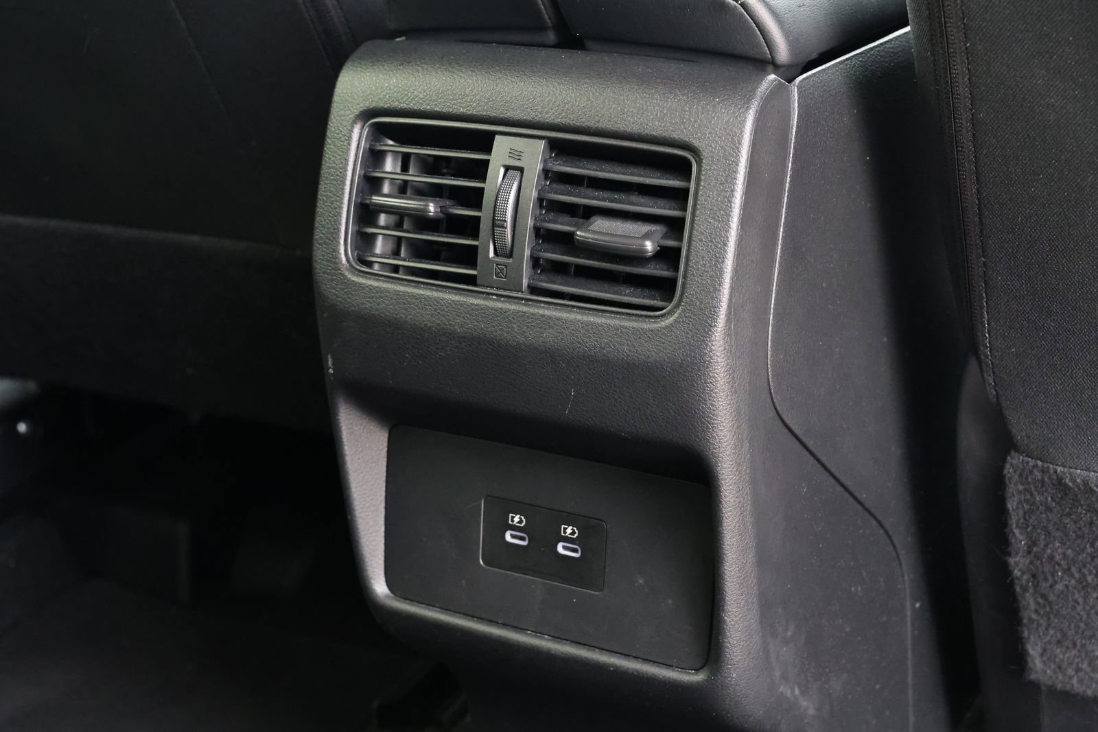 Used 2024 Nissan Rogue SV image 33