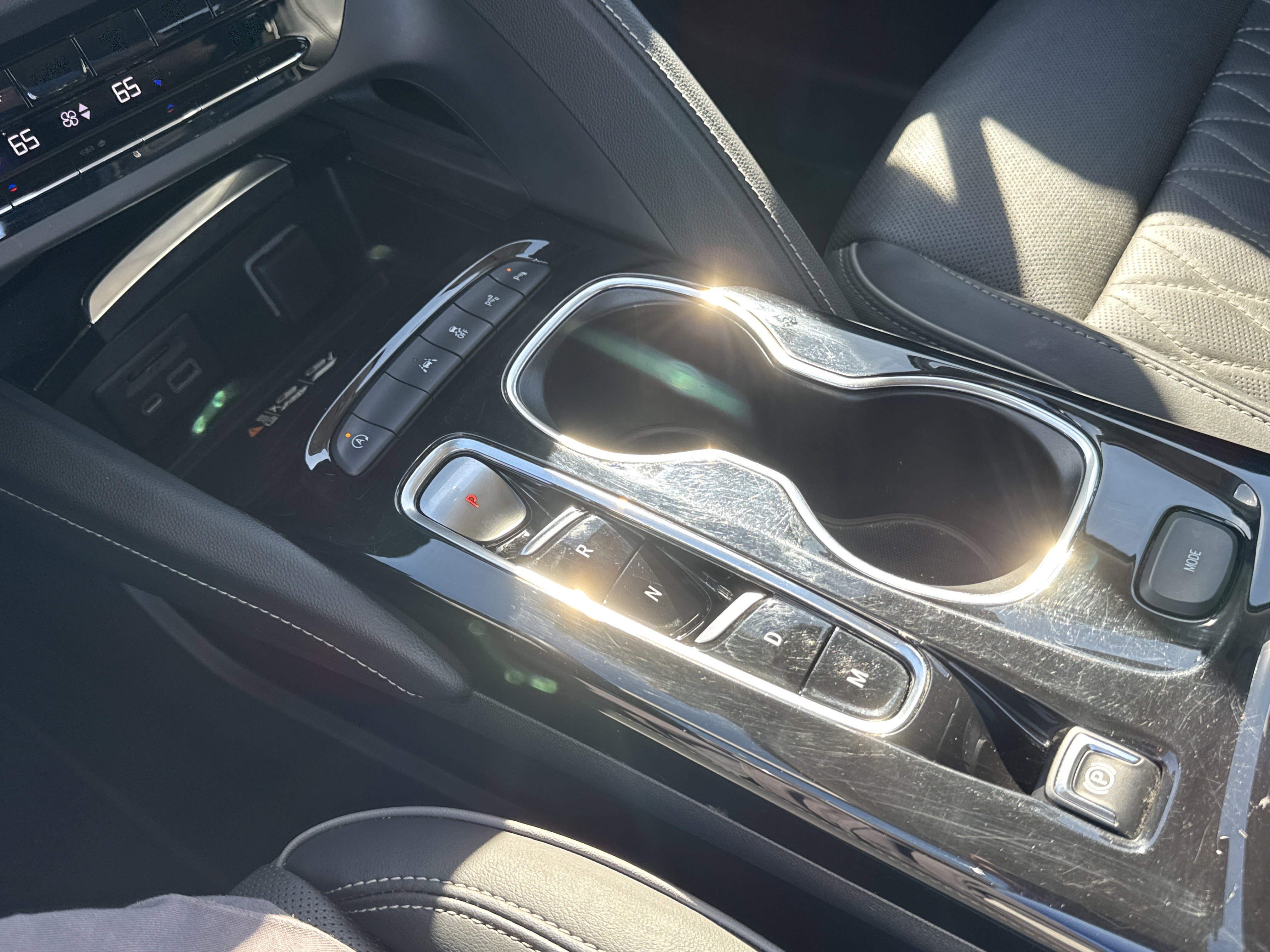 Used 2023 Buick Envision Avenir image 22