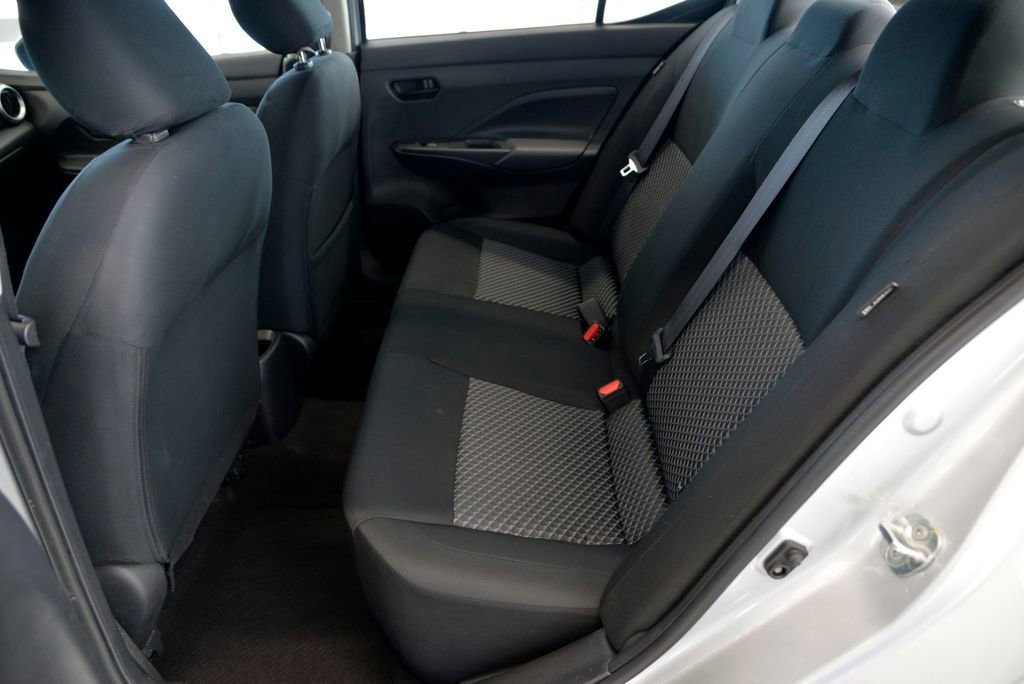 Used 2021 Nissan Versa S FWD image 27
